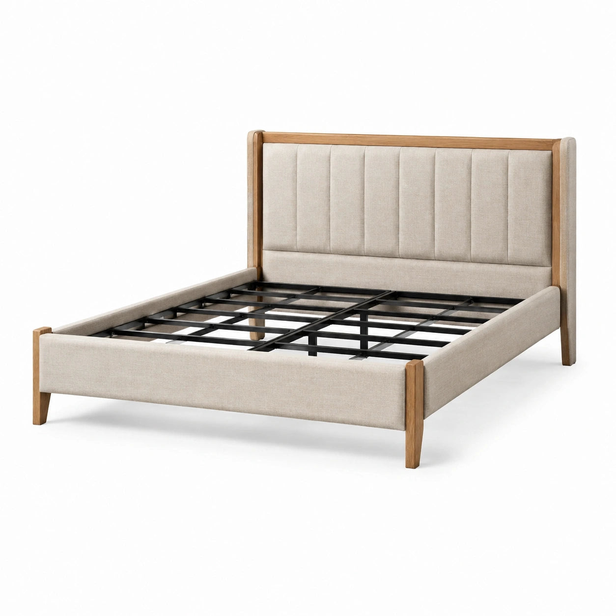 Letto matrimoniale in legno e tessuto beige con struttura metallica